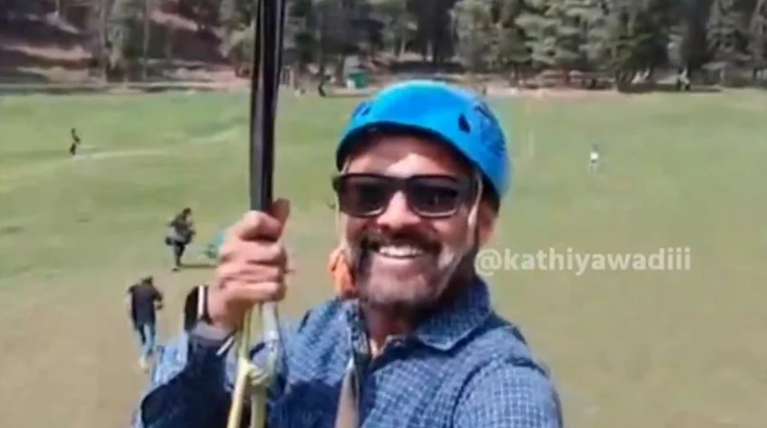 Κασμίρ: Τουρίστας έκανε zipline και κατέγραψε τη στιγμή της επίθεσης με τους 26 νεκρούς