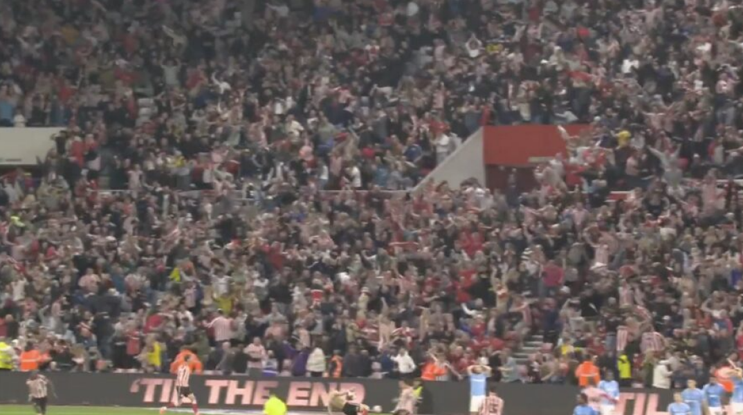 Αυτό είναι το ποδόσφαιρο - Επικές στιγμές από τους φιλάθλους της Σάντερλαντ μετά το γκολ στο 122' 