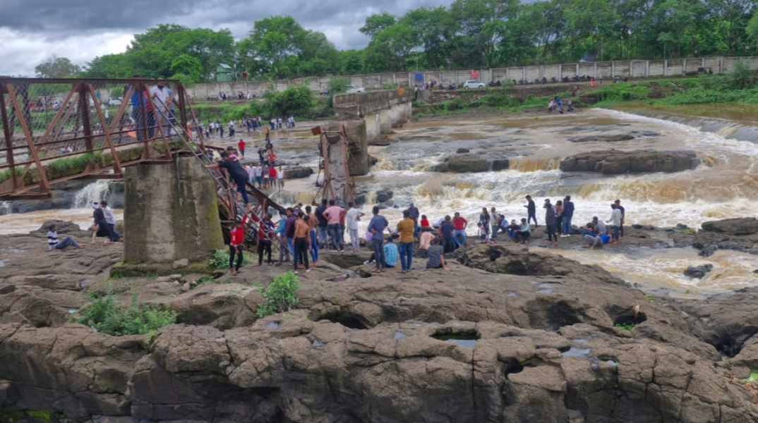 Νέα τραγωδία στην Ινδία: Νεκροί και τραυματίες μετά από κατάρρευση γέφυρας