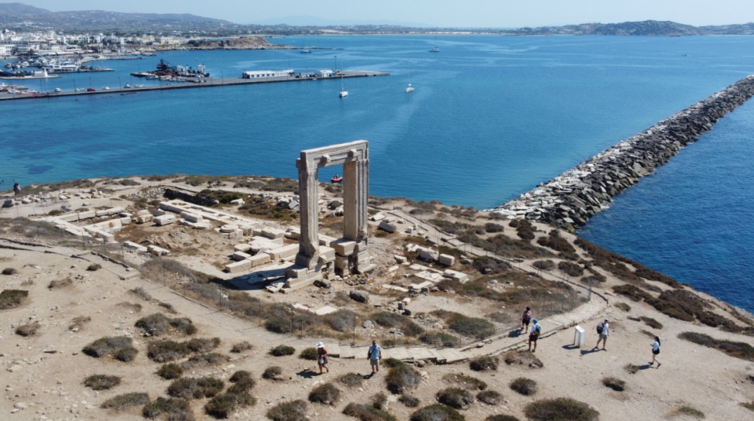 Νάξος: Συρματόπλεγμα στην Πορτάρα, μετά το συμβάν με τον τουρίστα που σήκωσε μάρμαρο χιλιάδων ετών