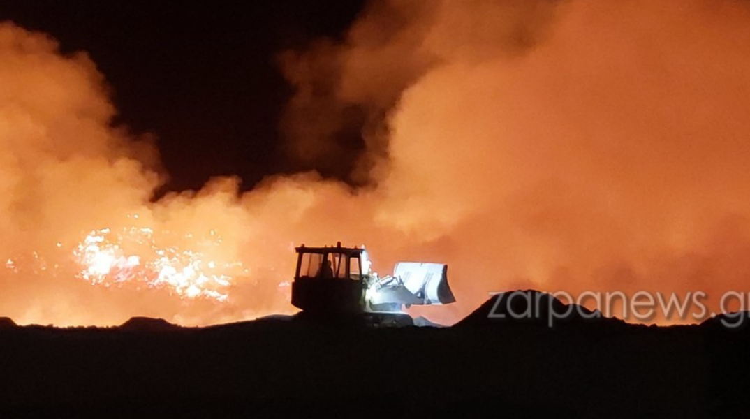 Μεγάλη φωτιά στο Ακρωτήρι Χανίων - Καίει κοντά σε  εργοστάσιο ανακύκλωσης απορριμμάτων