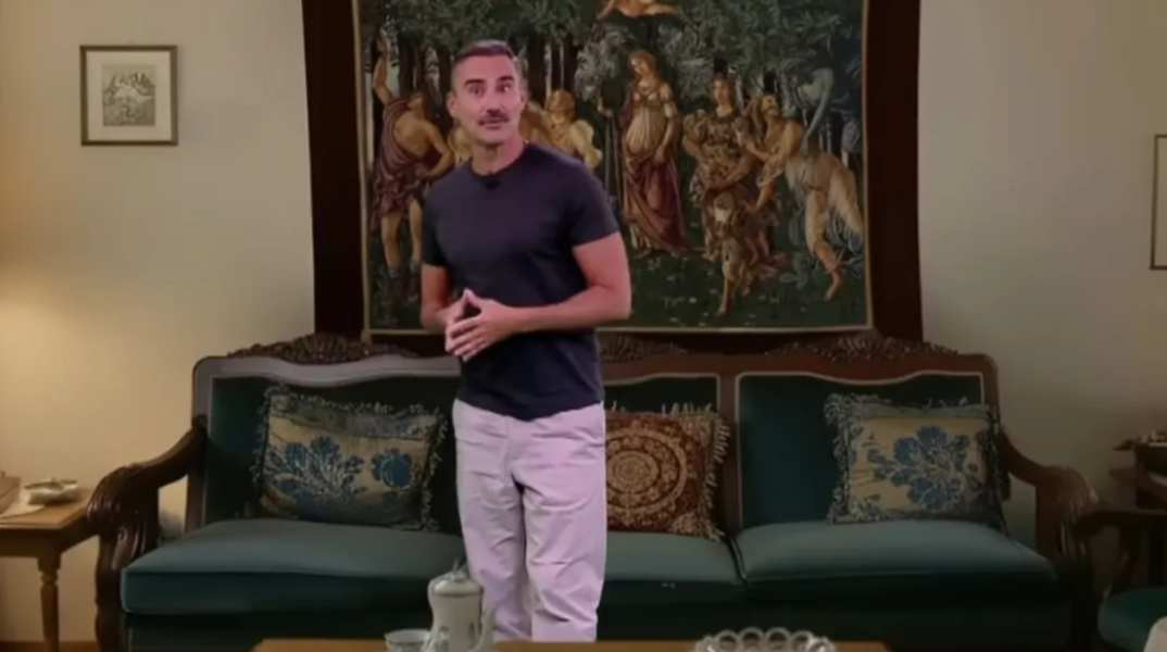 Ο Γιώργος Καπουτζίδης επέστρεψε στο «πατρικό» σπίτι του «Παρά Πέντε» μετά από 20 χρόνια