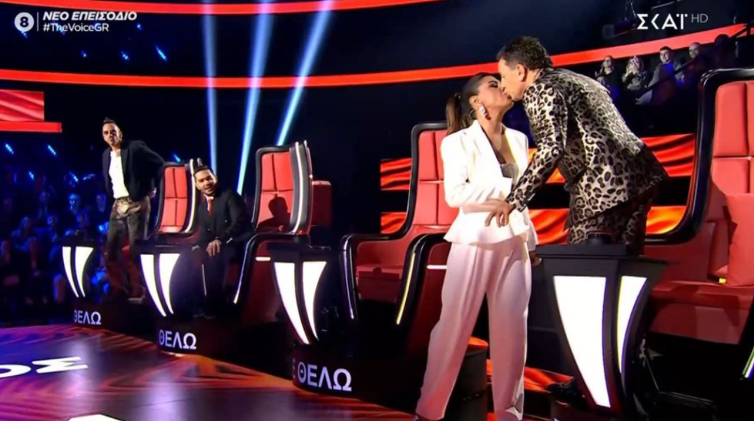 The Voice: On air φιλί Παπαρίζου-Μαζωνάκη - Το σχόλιο του Χρήστου Μάστορα