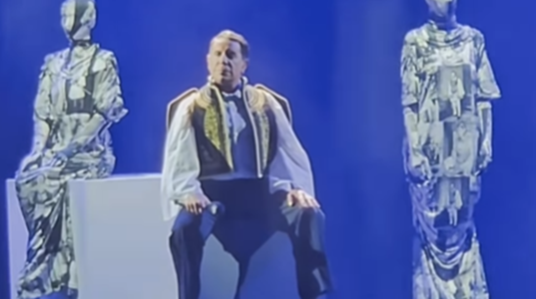 Madwalk 2025: Συγκίνησε ο Γιώργος Μαζωνάκης - Ερμήνευσε τη «Θαλασσογραφία» του Διονύση Σαββόπουλου