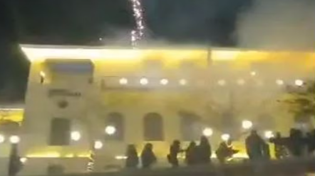 Κοζάνη: Πανικός από πυροτεχνήματα στη Χριστουγεννιάτικη γιορτή - Γονείς έτρεχαν να φύγουν με τα παιδιά τους