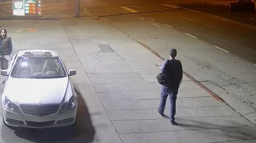 Καρέ-καρέ πριν τη δολοφονία: Το βίντεο που «δείχνει» τον Νικ Ράινερ στην περιοχή λίγο πριν το έγκλημα