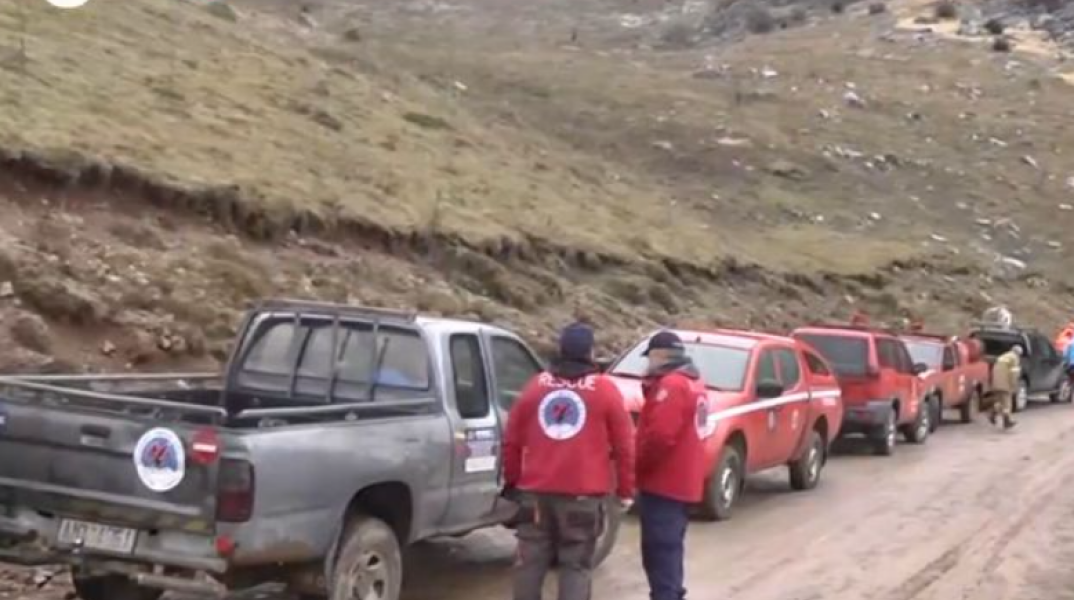 Βαρδούσια: Εντοπίστηκαν κάτω από χιονοστιβάδα χωρίς τις αισθήσεις τους οι ορειβάτες