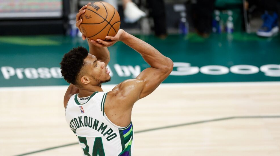 Ο Γιάννης Αντετοκούνμπο