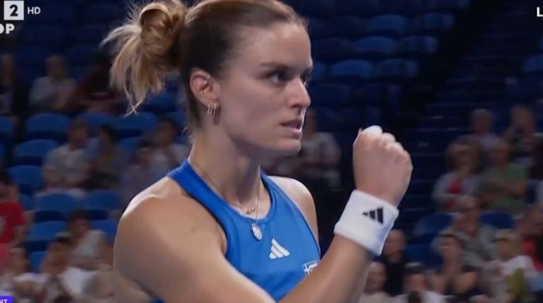 United Cup: Η Μαρία Σάκκαρη νίκησε για πρώτη φορά τη Ραντουκάνου και έστειλε την Ελλάδα στα προημιτελικά