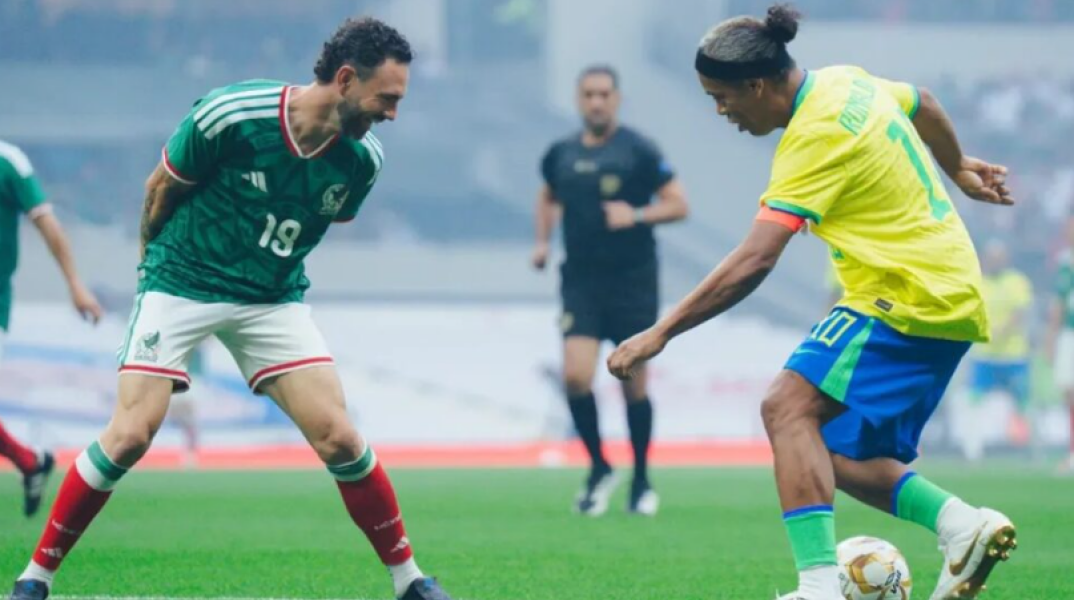 Ροναλντίνιο και Αντριάνο συνεργάστηκαν σε φιλικό και πέτυχαν ονειρικό γκολ από τα παλιά!