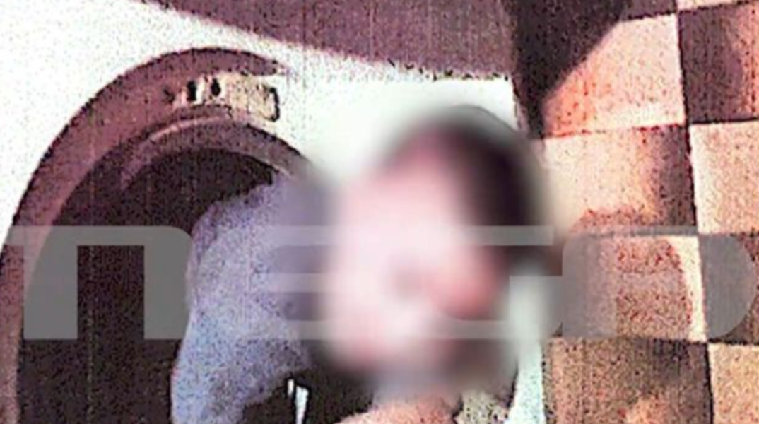 «Έβαζαν τον Παναγιωτάκη στο πλυντήριο ρούχων» - Οι φωτογραφίες που έδωσε στις Αρχές η Ειρήνη Μουρτζούκου