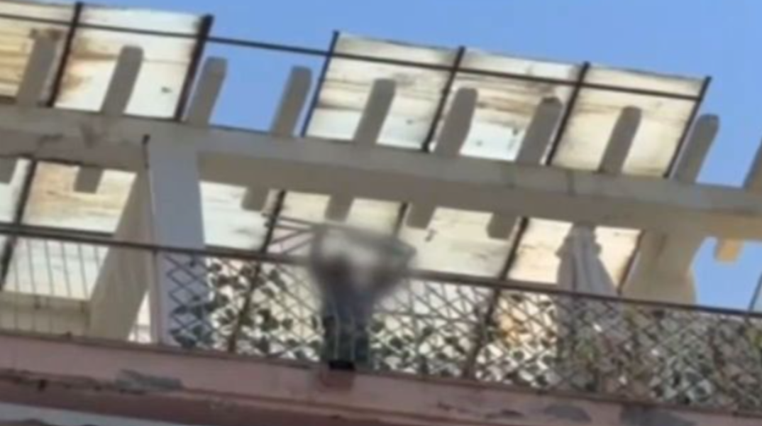 Θεσσαλονίκη: Τι υποστήριξε η μητέρα του 5χρονου που πετούσε αντικείμενα απ’ το μπαλκόνι