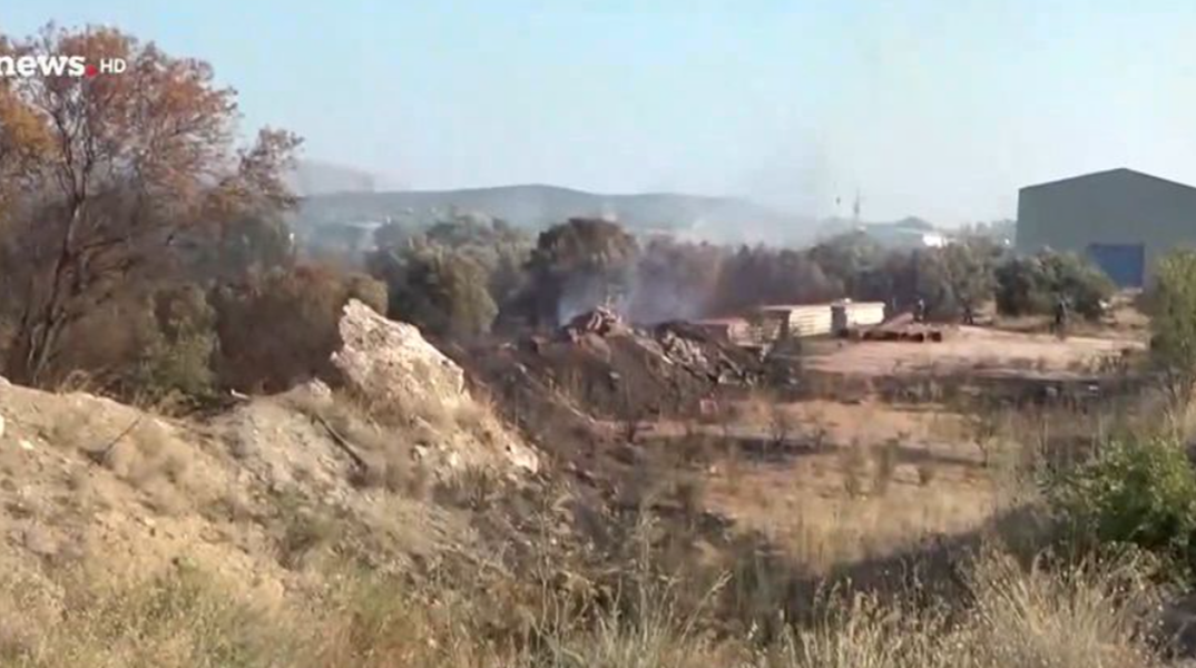 Υπό έλεγχο η φωτιά στο Πάτημα Κορωπίου - Παραμένουν δυνάμεις στην περιοχή