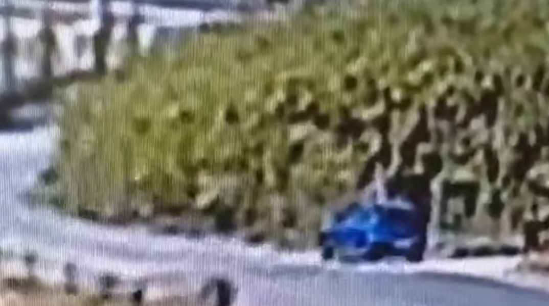 Θεσσαλονίκη: Η στιγμή που 59χρονος βάζει φωτιά στη Σίνδο - Πήρε προθεσμία να απολογηθεί την Παρασκευή