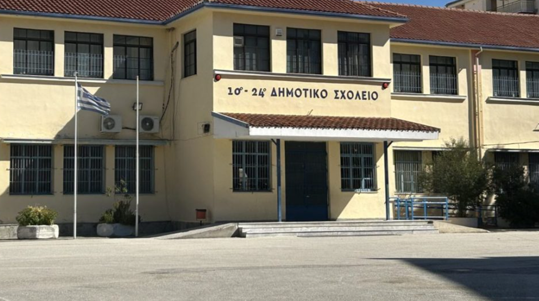 Σέρρες: Κατέρρευσαν σοβάδες στην είσοδο σχολείου, κλειστό έως και τη Δευτέρα
