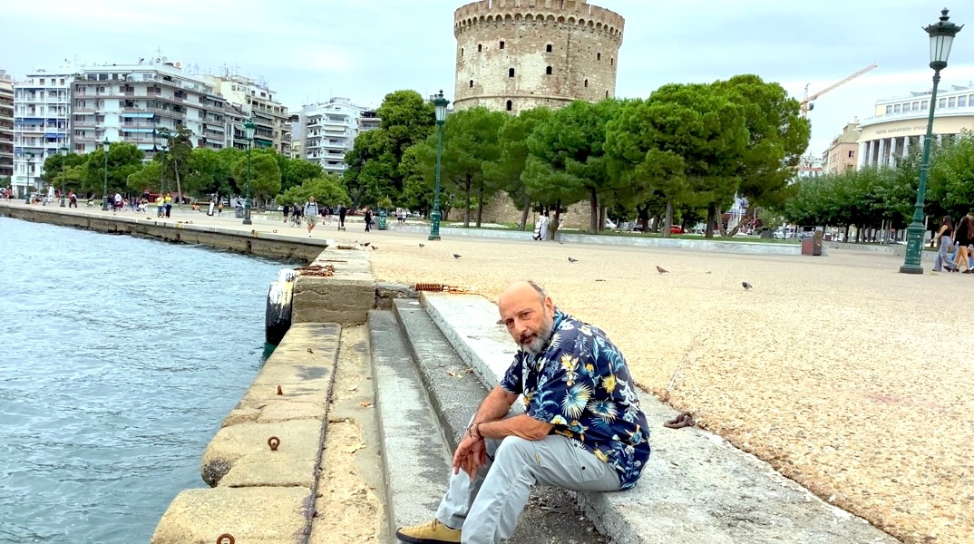 Σάκης Σερέφας, Πέτα το στη θάλασσα