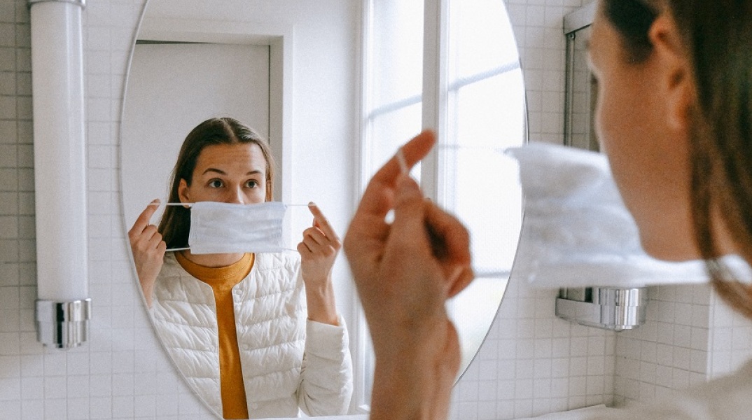 Κύπρος: Υποχρεωτική ξανά η μάσκα σε κλειστούς χώρους