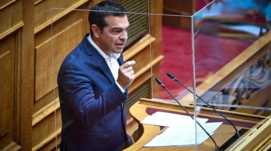 Τσίπρας: Ο πρωθυπουγός κάνει το μαύρο άσπρο