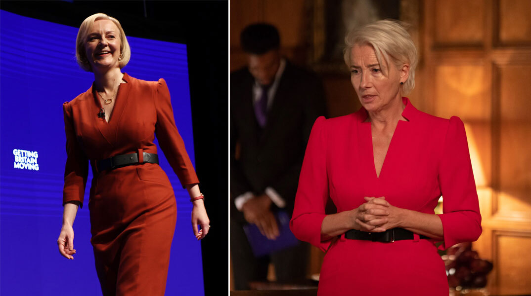 Λιζ Τρας και Έμα Τόμσον με πανομοιότυπο κόκκινο φόρεμα