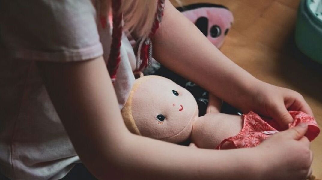 Κατ' οίκον, με βάση τον νέο Ποινικό Κώδικα, θα εκτίσει την ποινή του ο 74χρονος παιδεραστής στη Θεσσαλονίκη