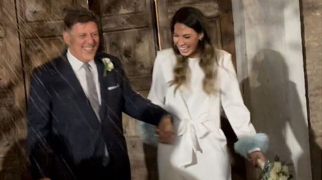 Ο Μιλτιάδης Βαρβιτσιώτης βγαίνει γαμπρός από εκκλησία στη Ρώμη