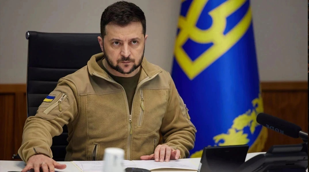 Οι σκληρές παρατηρήσεις του έρχονται σε μια επικίνδυνη στιγμή για τις δυνάμεις του