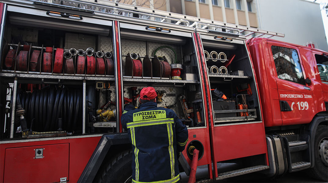 Εξάρχεια: Μπαράζ εμπρησμών σε αυτοκίνητα