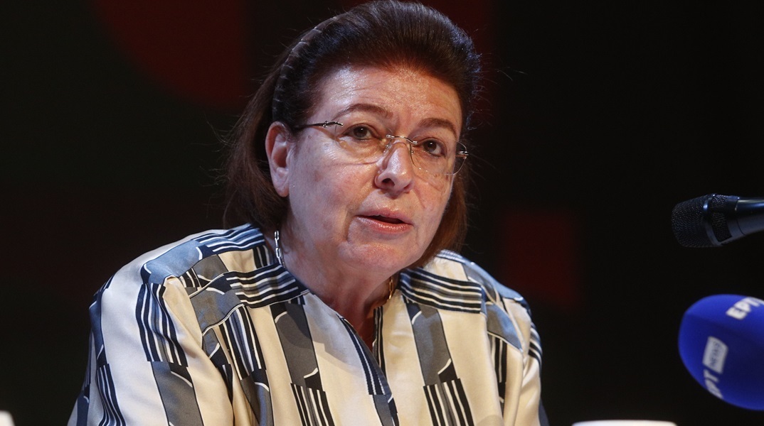 Η Λίνα Μενδώνη