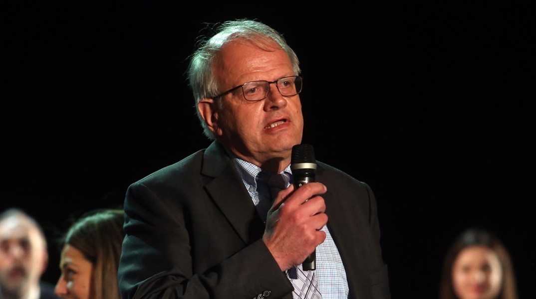 Ο Άκης Τσελέντης