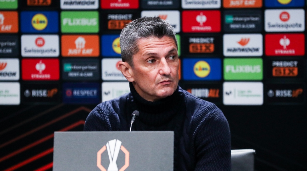 Ο προπονητής του ΠΑΟΚ Ραζβάν Λουτσέσκου 