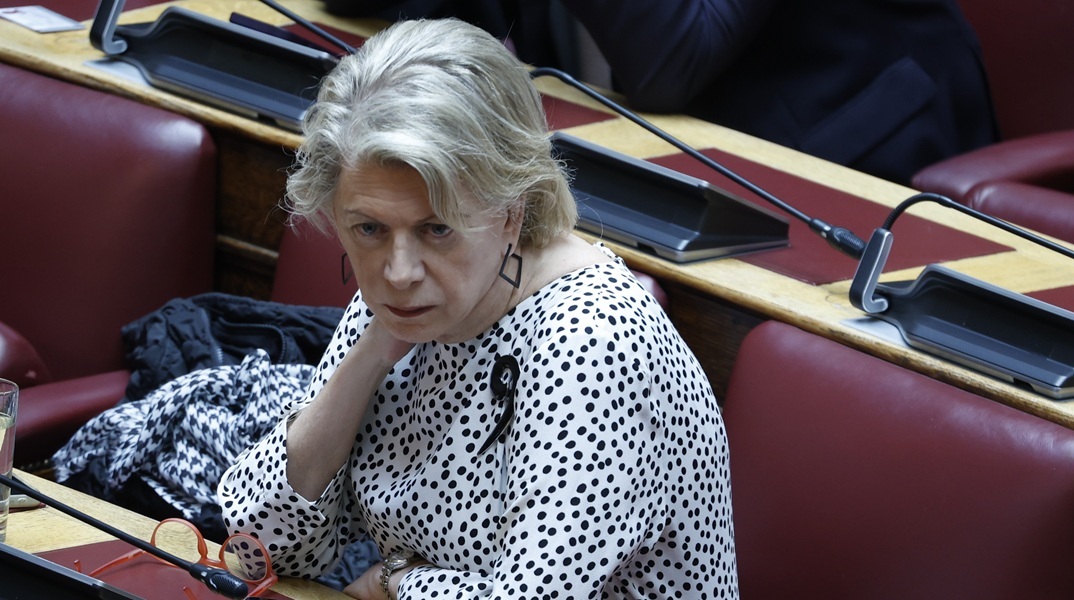 Έλενα Ακρίτα