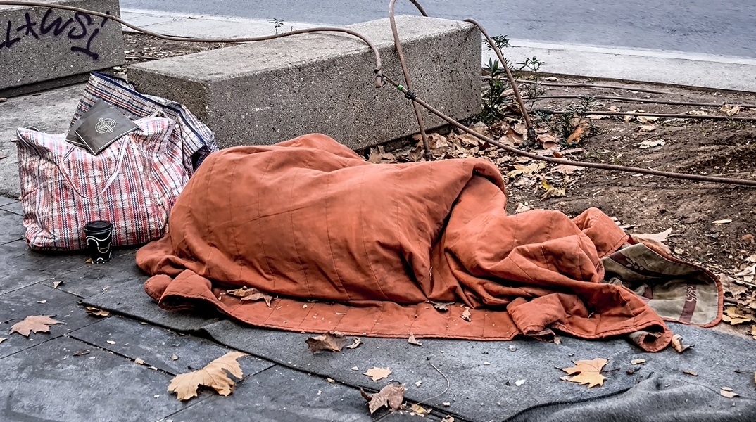 Μυστήριο με το θάνατο άστεγου σε ταχυφαγείο στο Μοναστηράκι -Τι υποστηρίζουν οι εργαζόμενοι