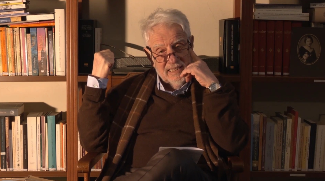 Στον Γιάννη Κιουρτσάκη το ελληνογαλλικό Λογοτεχνικό Βραβείο για το «Καμύ και Σεφέρης: Μια υπόθεση φωτός»