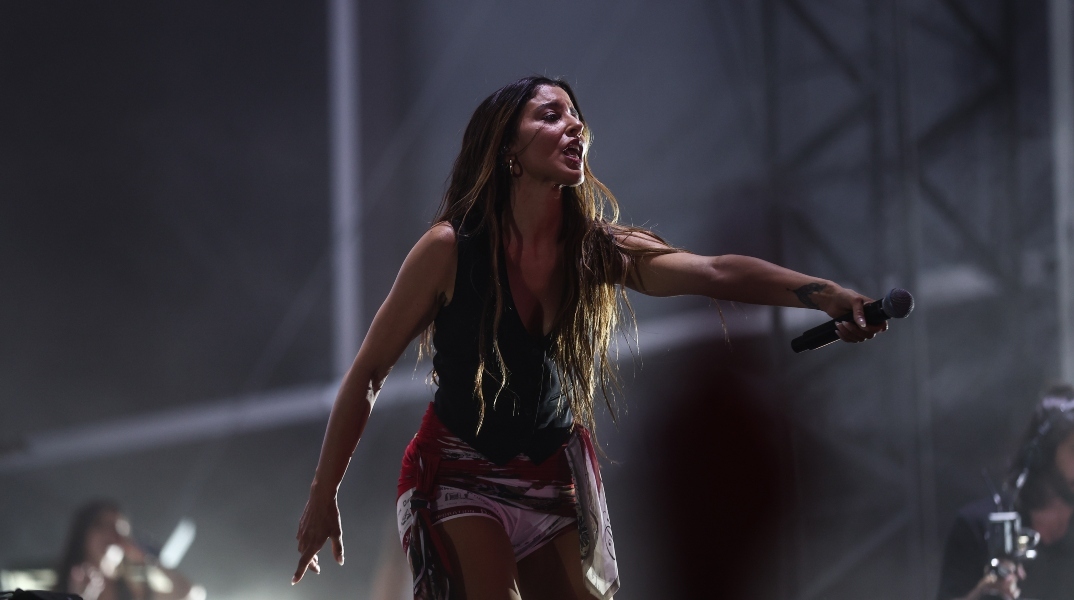 Συναυλία της Μαρίνα Σάττι στην Πλατεία Νερού στο Φάληρο