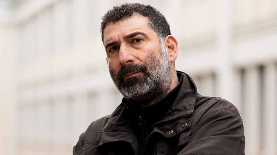 «Το βιβλίο που με διάβασε» - Ο Γιάννης Οικονομίδης για το «Περί ηρώων και τάφων» του Ερνέστο Σάμπατο