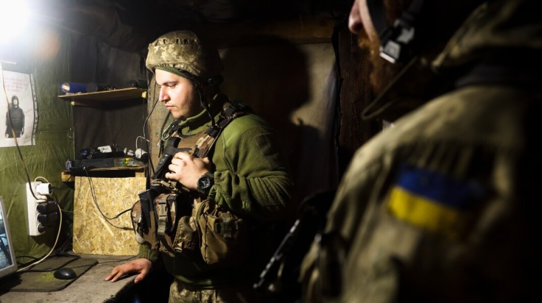 Ουκρανοί στρατιώτες σε άσκηση πολέμου 