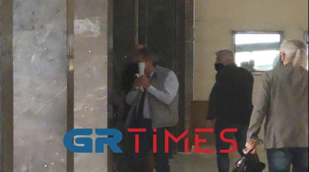 Θεσσαλονίκη: Οι κατηγορούμενοι για την υπόθεση με το φακέλακι στο δικαστήριο
