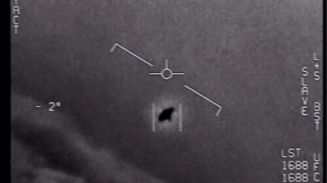 ΗΠΑ: Στη δημοσιότητα βίντεο με «εμπλοκές» μαχητικών με «UFO