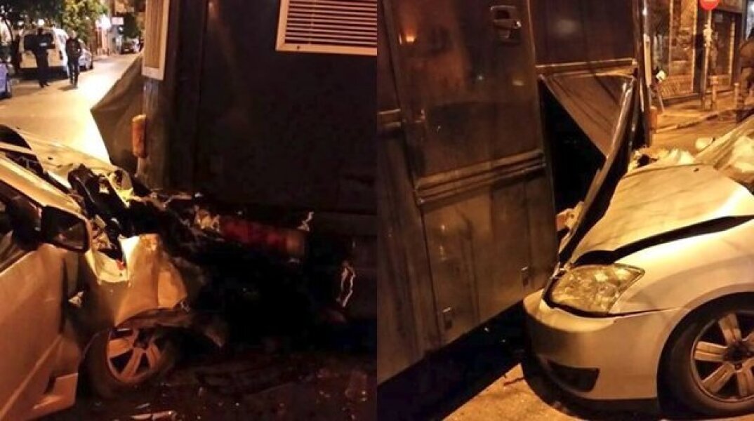 ΙΧ «καρφώνεται» σε κλούβα των ΜΑΤ στα Εξάρχεια 