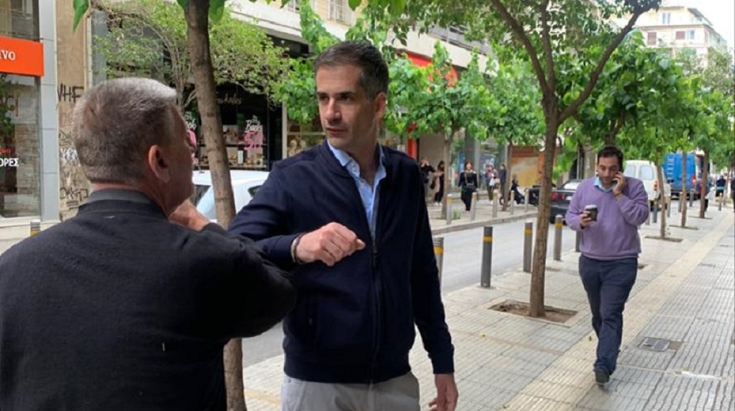 Κώστας Μπακογιάννης στην αγορά των Αμπελοκήπων