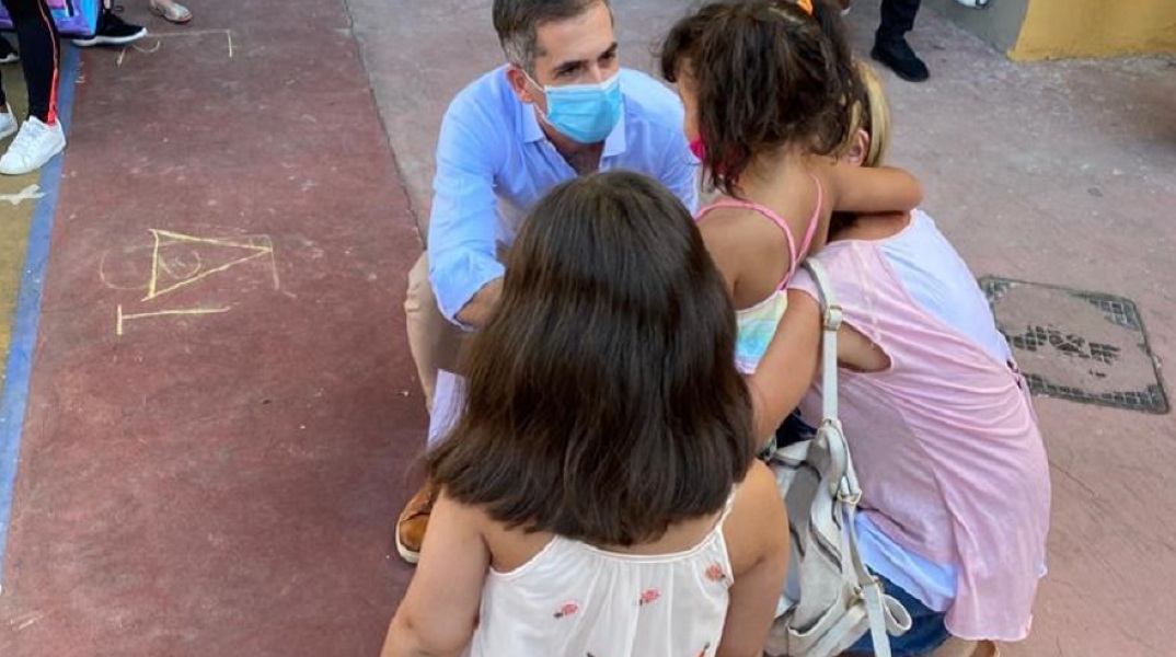 Επίσκεψη Μπακογιάννη σε δημοτικό σχολείο της Αθήνας