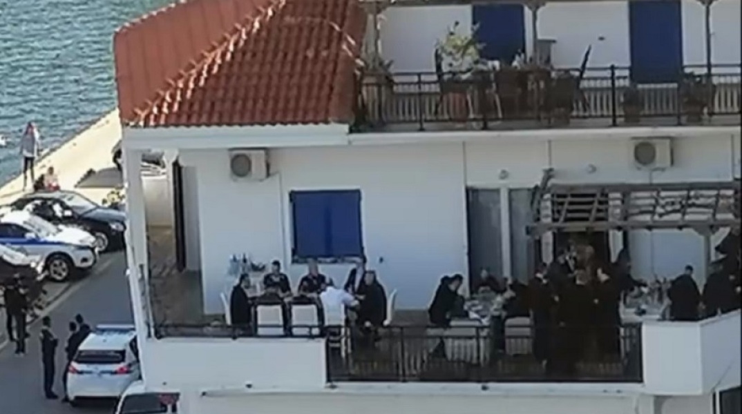 Η φωτογραφία από την επίσκεψη Μητσοτάκη στην Ικαρία