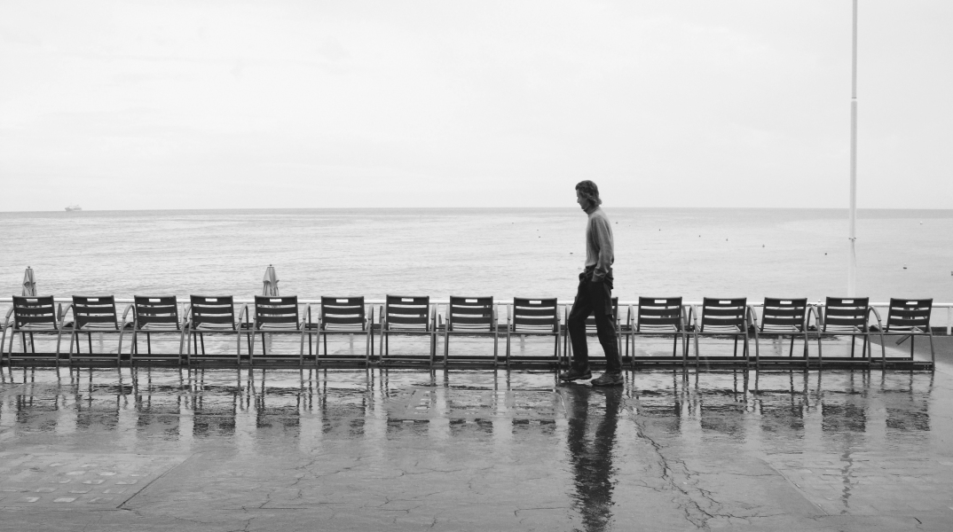 Φωτογραφία στο εξώφυλλο της συλλογής Ποιήματα του Ηλία Ευθυμιόπουλου