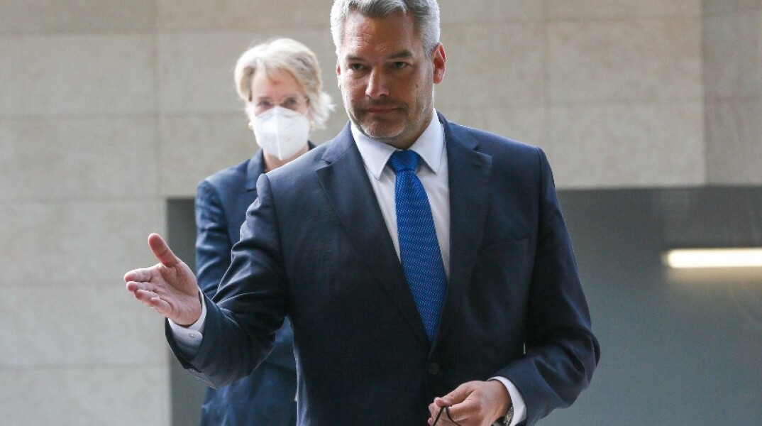 Κοντά στην καγκελαρία της Αυστρίας ο Καρλ Νεχάμερ
