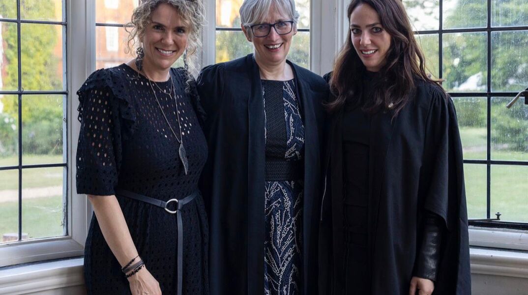 Η Δόμνα Μιχαηλίδου στο Cambridge - Με καθηγήτριες του Newnham