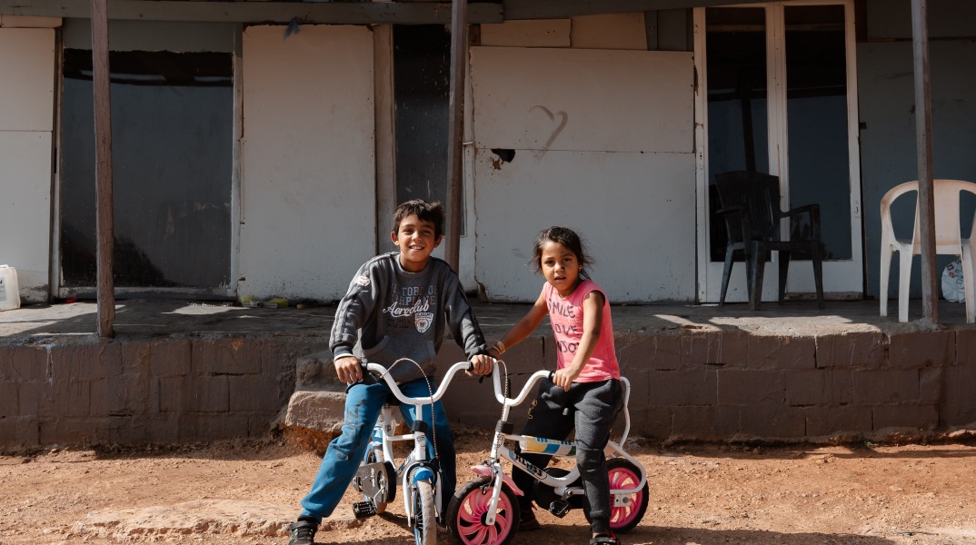 Φωτορεπορτάζ από τον καταυλισμό Σοφό στον Ασπρόπυργο - Η καθημερινότητα των τσιγγάνων και οι συνθήκες διαβίωσης