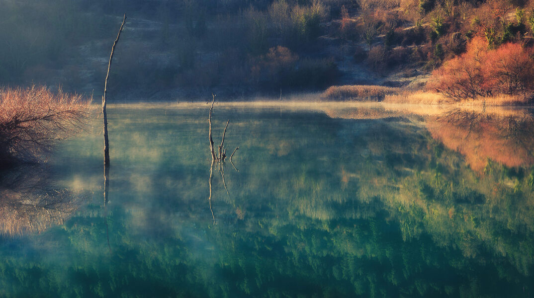 Ο διεθνής φωτογράφος, Γιάννης Λάριος, μιλάει στην Athens Voice για τη σχέση του ανθρώπου με την τεχνολογία και τη φύση