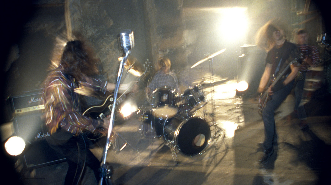 The Last Drive: Overloaded – Συνέντευξη με τον φωτογράφο Δημήτρη Μυλωνά για το λεύκωμα που κυκλοφορεί από τις εκδόσεις Οξύ