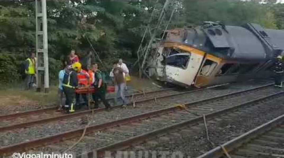 Al menos dos muertos y varios heridos en un accidente de tren en O Porriño. Vídeo por @Vigoalminuto