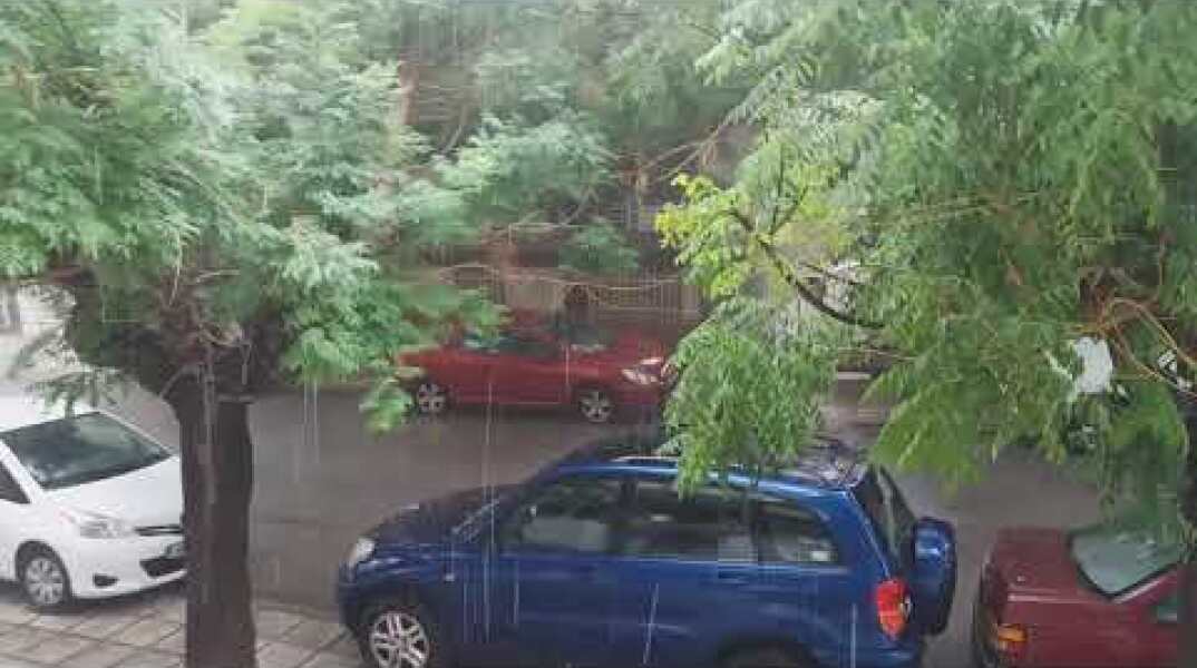 Σφοδρή χαλαζόπτωση στη Θεσσαλονίκη - Voria.gr